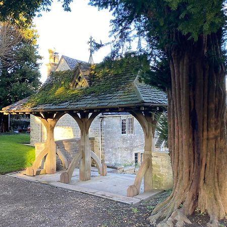 Dove Cottage Bisley  ภายนอก รูปภาพ