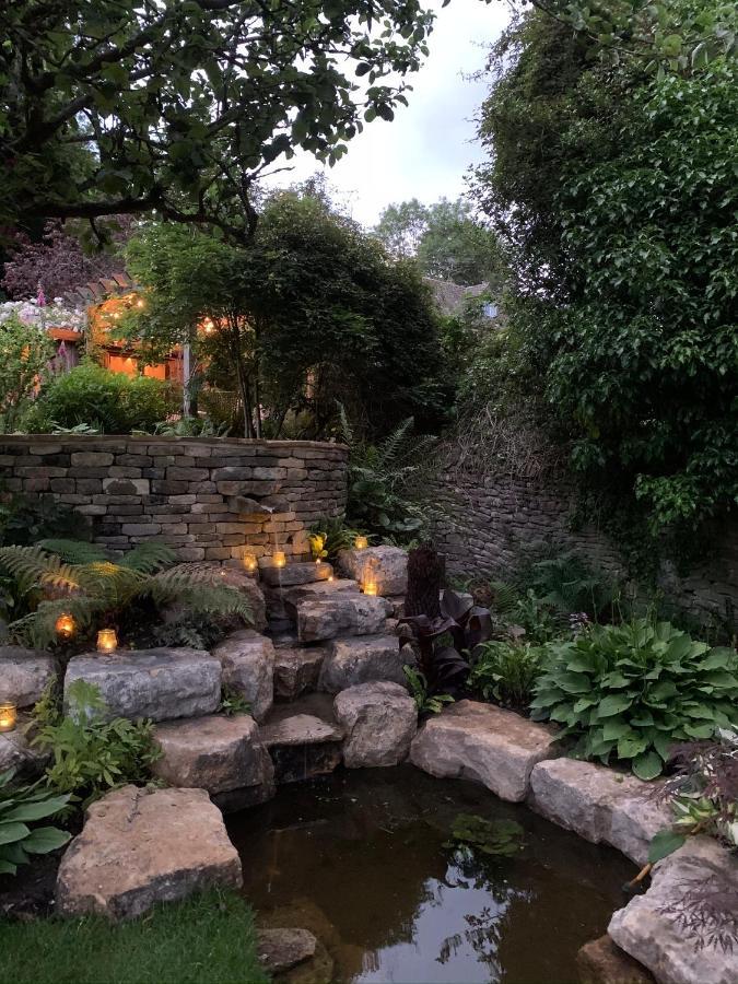 Dove Cottage Bisley  ภายนอก รูปภาพ