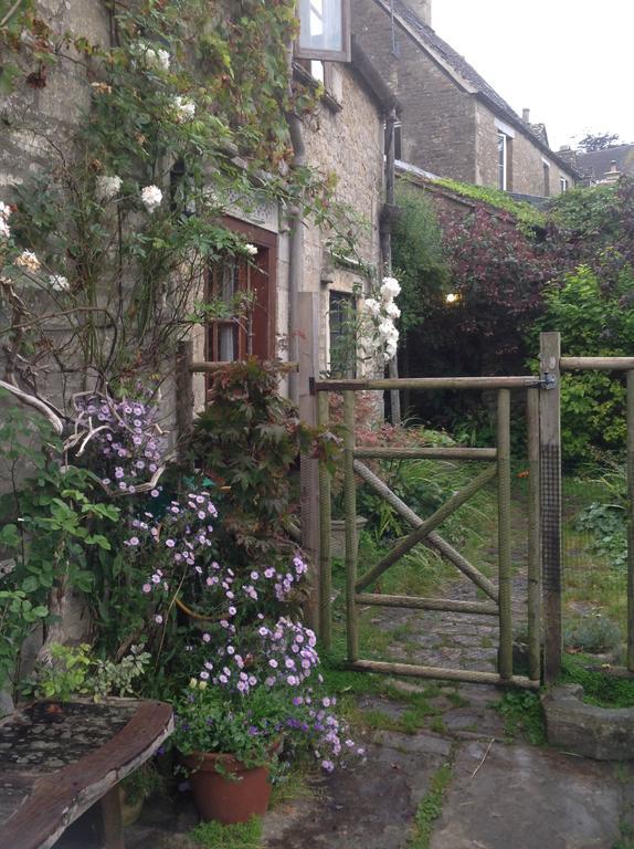 Dove Cottage Bisley  ภายนอก รูปภาพ