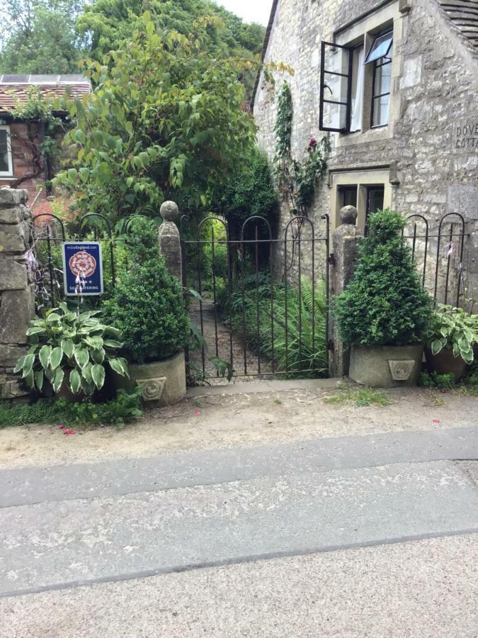 Dove Cottage Bisley  ภายนอก รูปภาพ