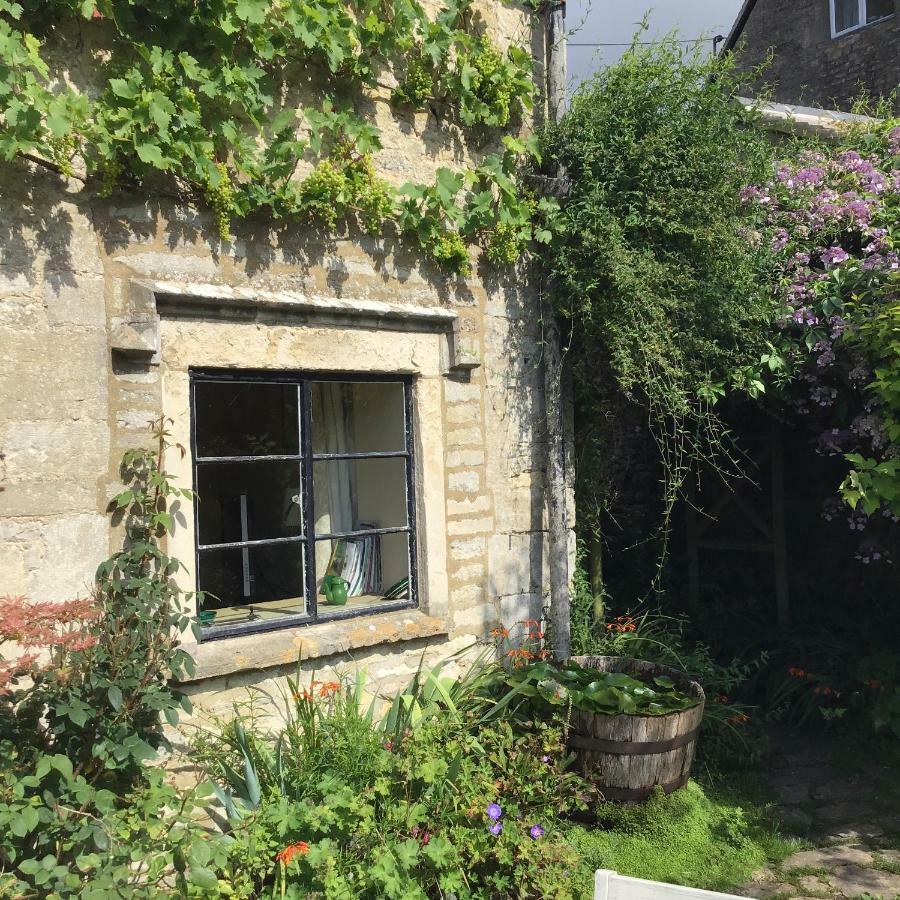 Dove Cottage Bisley  ภายนอก รูปภาพ