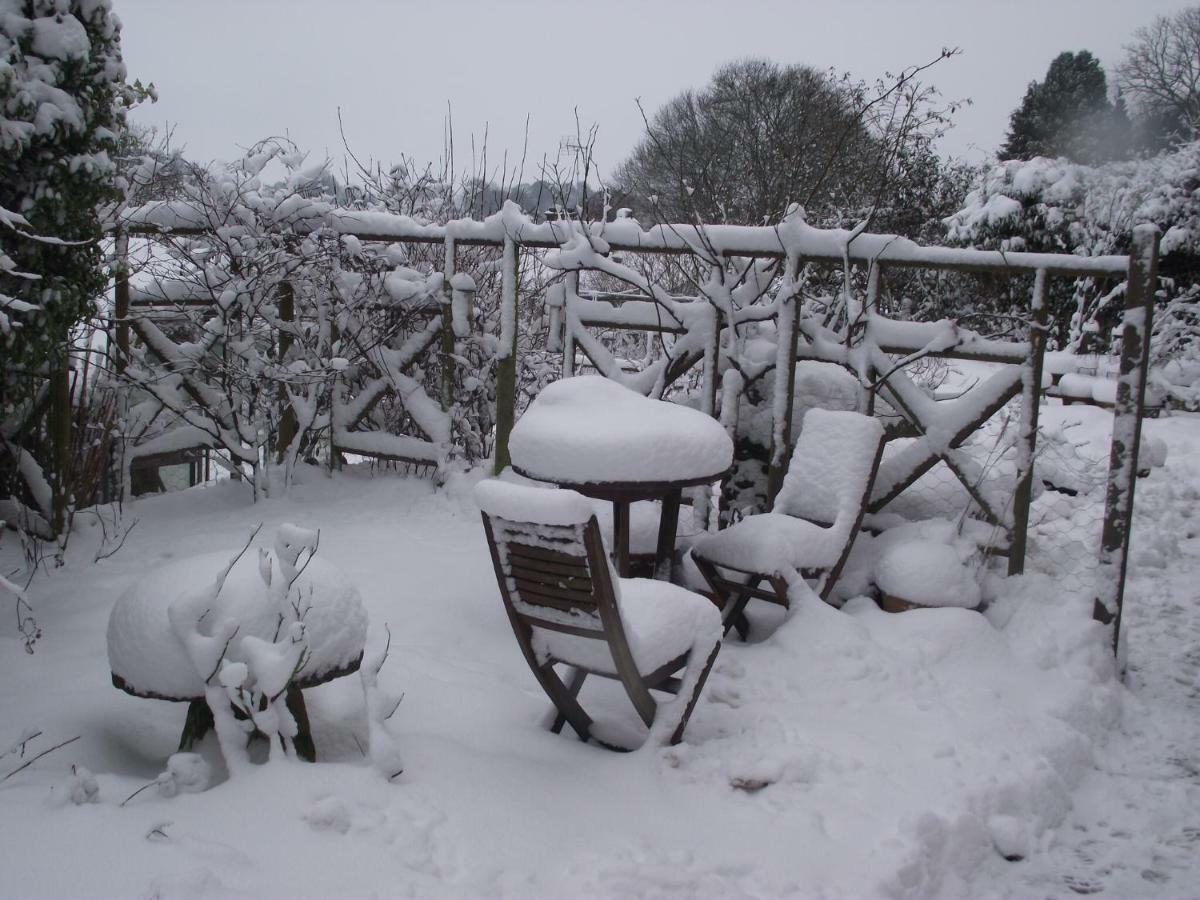 Dove Cottage Bisley  ภายนอก รูปภาพ